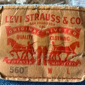 LEVI Comfort Fit Big and Tall jeans.   46x32.   Worn once.   Like new.